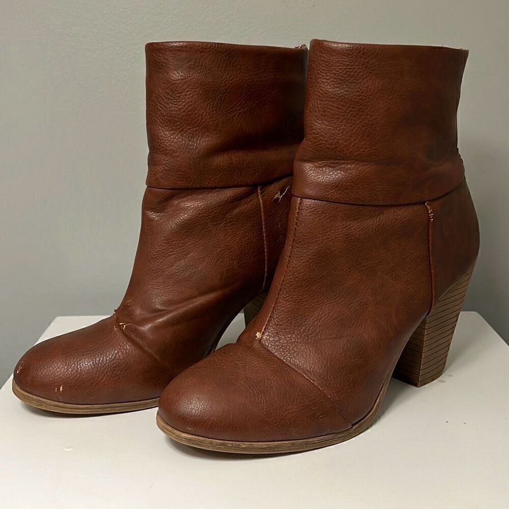 City Girl Women's Brown Faux Leather Round Toe Heeled Ankle Boots Size 10